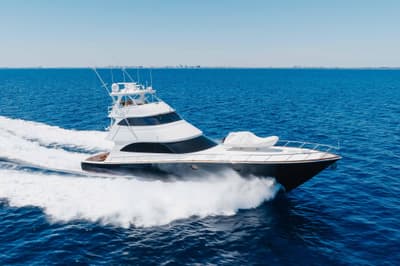 BOATZON | Viking 82 Sky Bridge 2016 BOATZON | Viking 82 Sky Bridge 2016