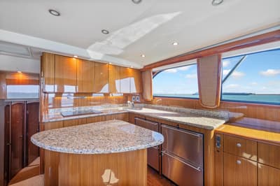 BOATZON | Viking Convertible 2008