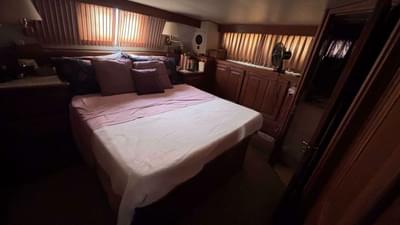 BOATZON | Viking Motor Yacht 1988