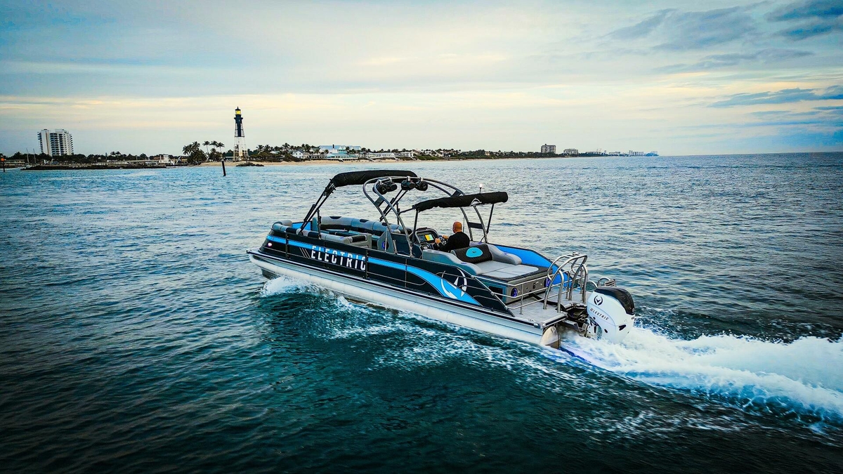 2025 Vision V30 - Sold Boat