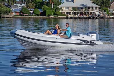 BOATZON | Walker Bay Generation 525 DLX 2025