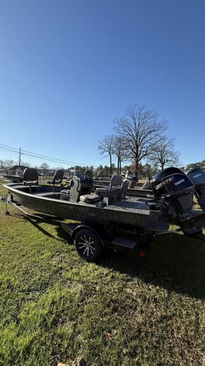 BOATZON | War Eagle 961 Blackhawk 2026