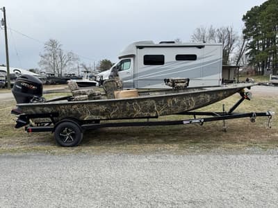 BOATZON | War Eagle 961 Blackhawk 2026 BOATZON | War Eagle 961 Blackhawk 2026