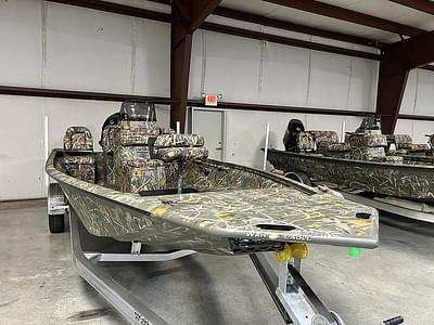 BOATZON | War Eagle 961 Blackhawk CC 2026
