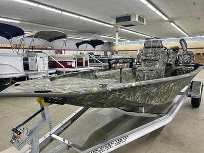 BOATZON | War Eagle 961 BlackHawk CC 2027