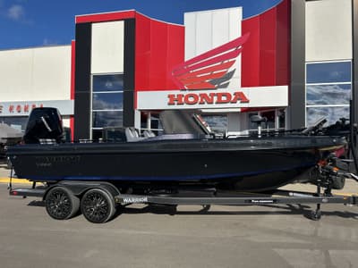 BOATZON | Warrior DC V238 wMerc Verado V10 400XXL  DEMO 2026
