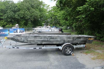 BOATZON | WeldBilt 1852V 2025