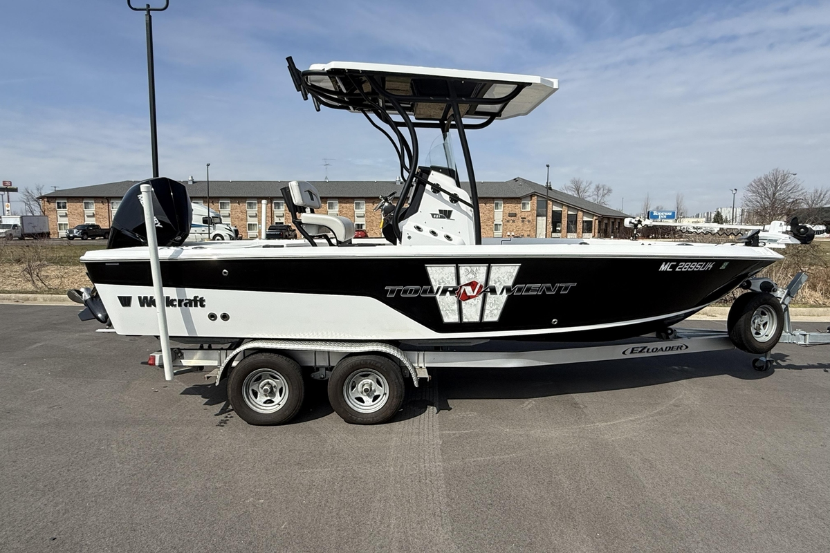 2019 Wellcraft 221 Bay - Sold Boat