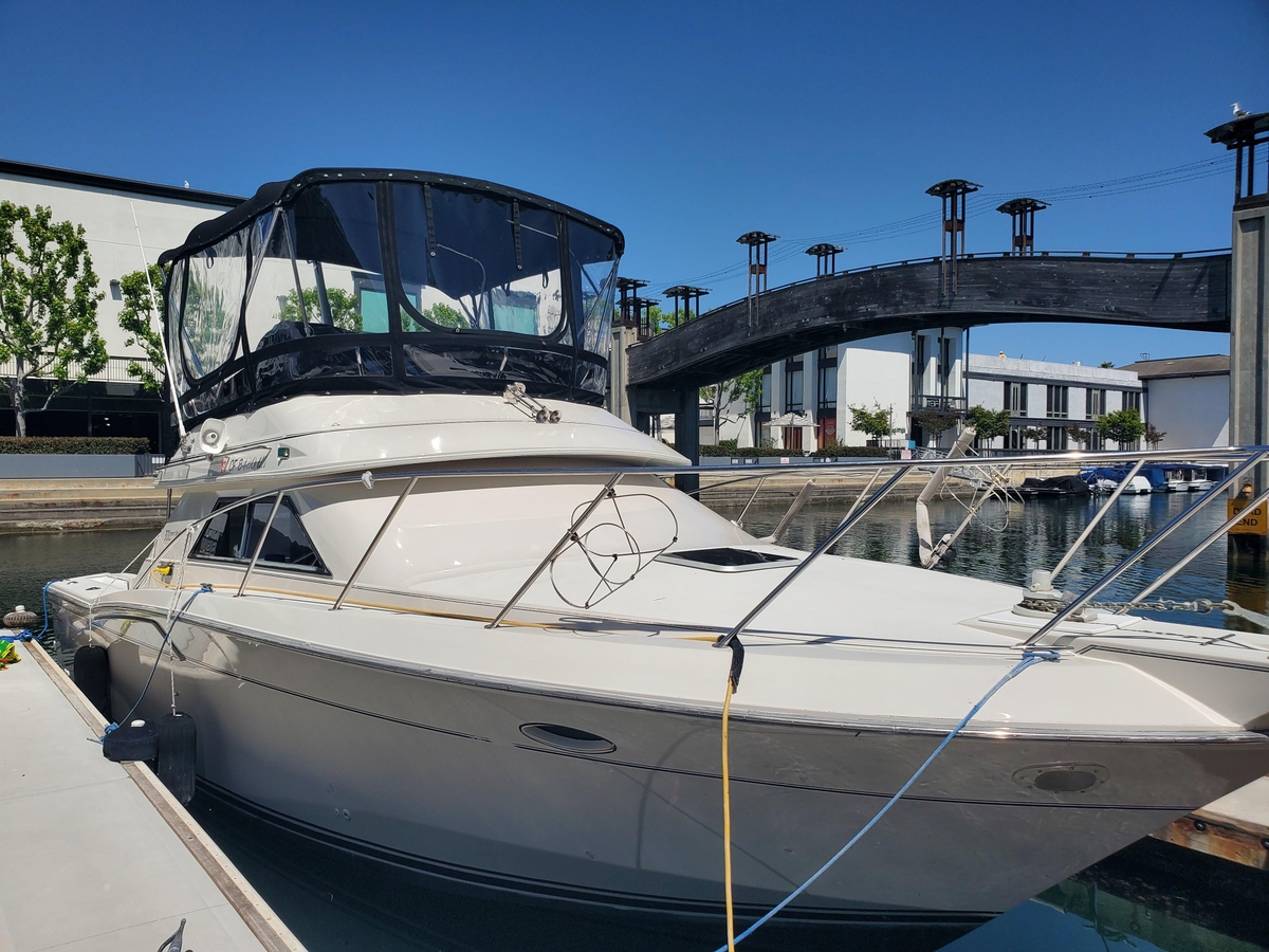 1991 Wellcraft 3300 Sport Bridge - Sold Boat