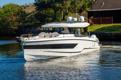 BOATZON | Wellcraft 355 2025