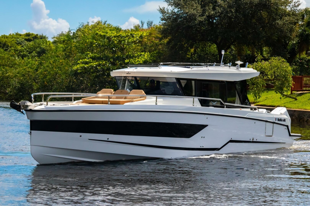 Wellcraft 38 Explorer 2025