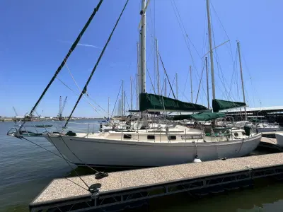 BOATZON | Whitby Yachts 1982