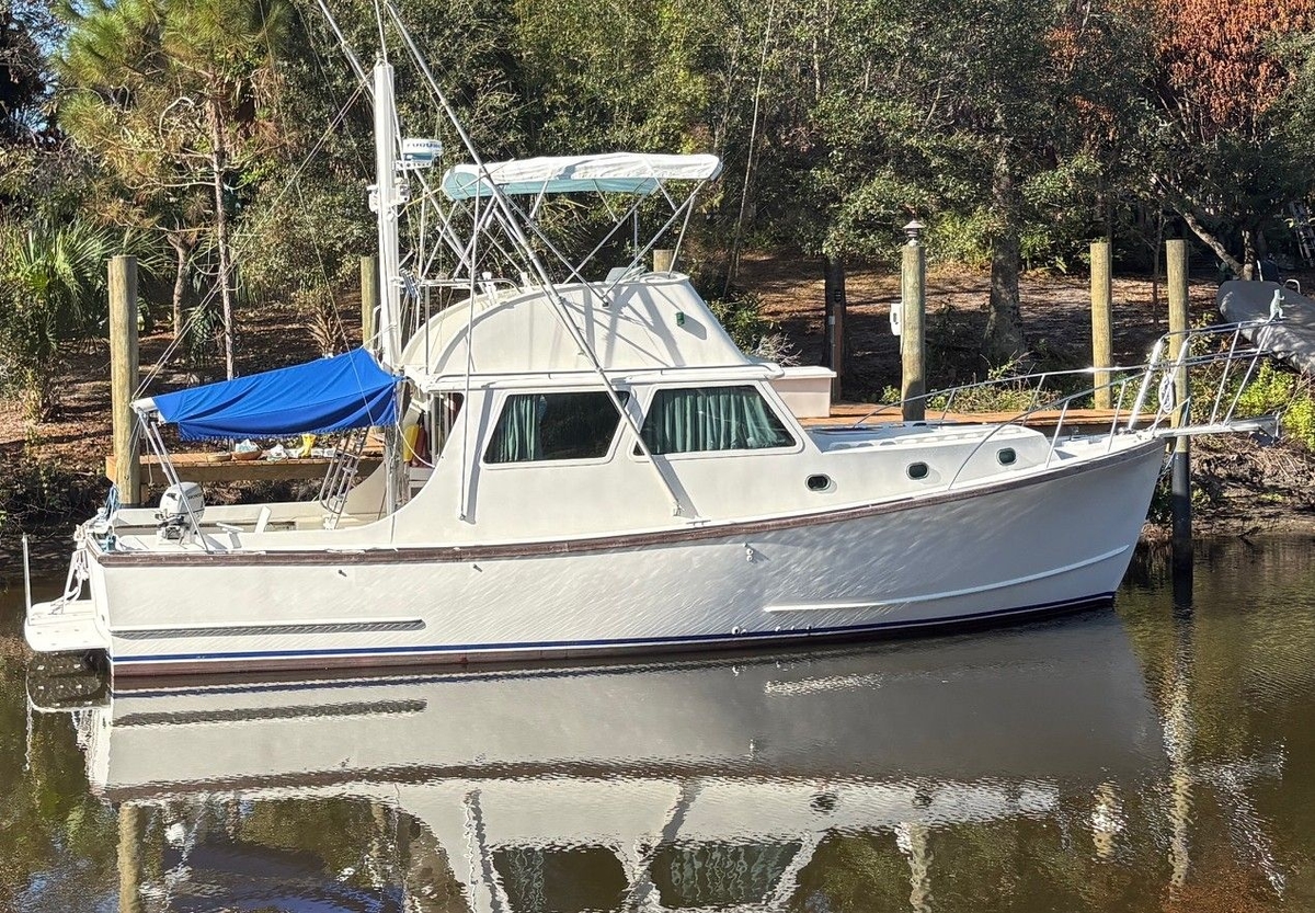 1983 Wilbur 38 Flybridge - Sold Boat