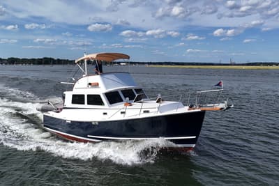 BOATZON | Wilbur 38 Flybridge Cruiser 1987