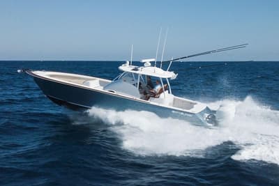 BOATZON | Winter Custom Yachts Center Console 2018