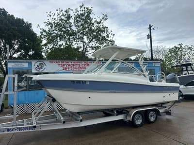 BOATZON | World Cat 230 DC 2022