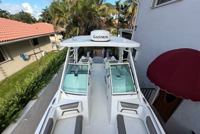 BOATZON | World Cat 230 DC 2023