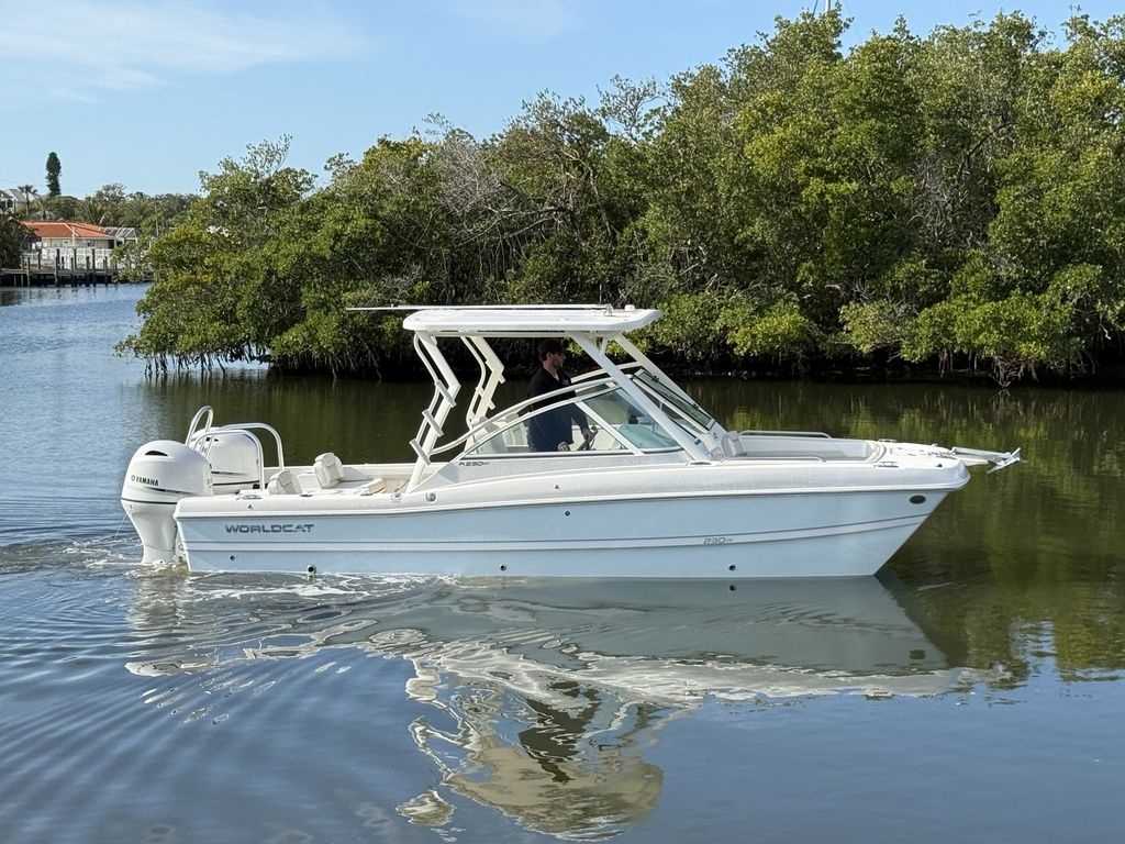 2026 World Cat 230DC - Sold Boat