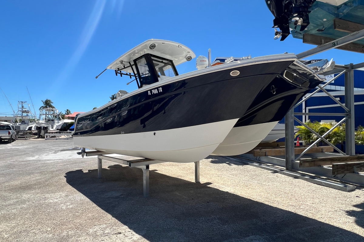 2023 World Cat 260 CCX - Sold Boat