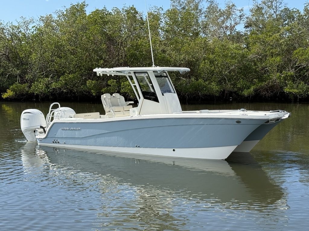 2025 World Cat 260CCX - Sold Boat