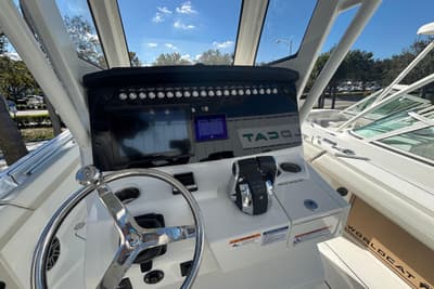 BOATZON | World Cat 265 CCX 2026