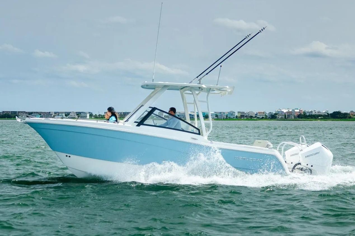 2026 World Cat 265 DCX - Sold Boat