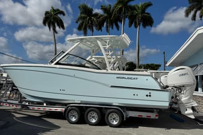 BOATZON | World Cat 280 DCX 2026
