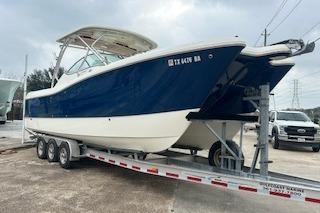 2010 World Cat 290 DC - Sold Boat