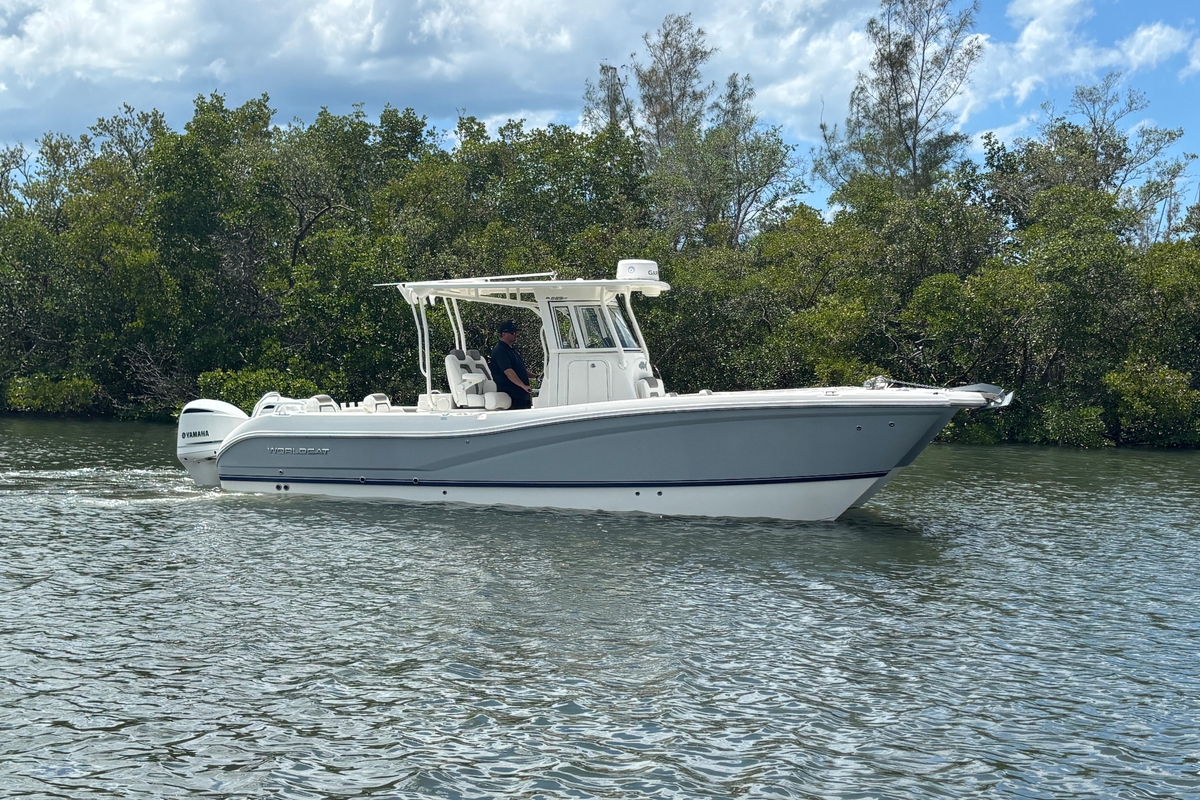 2020 World Cat 295 CC - Sold Boat