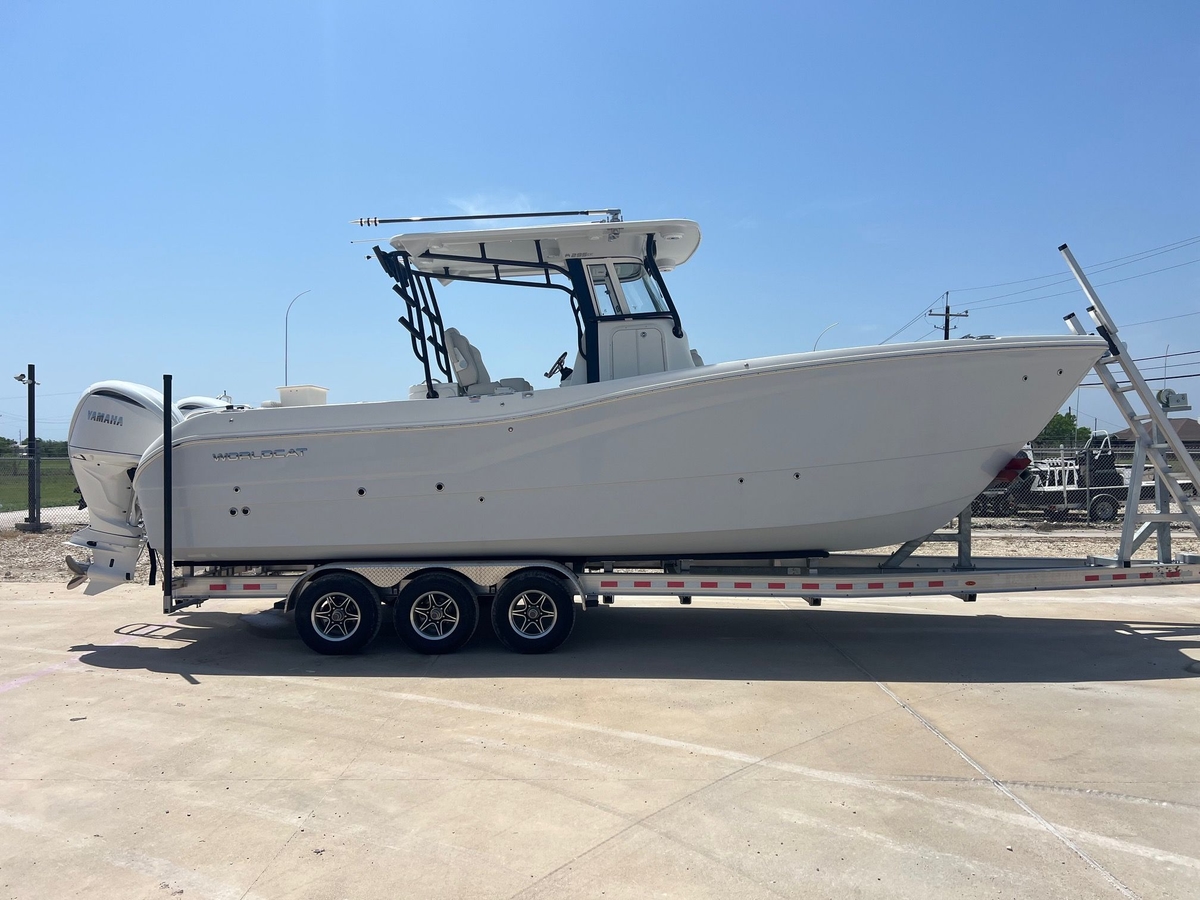2024 World Cat 295 CC - Sold Boat
