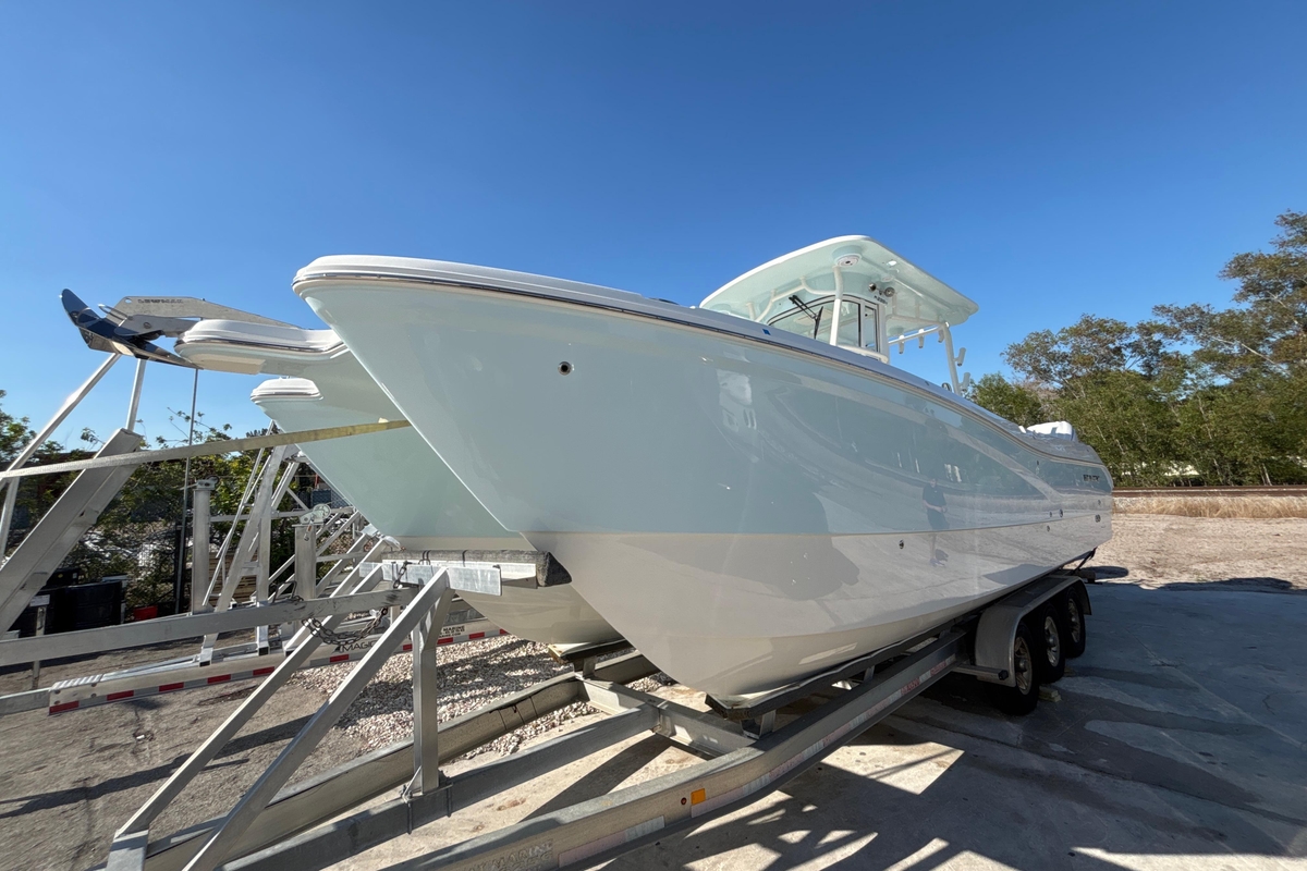 2026 World Cat 295 CC - Sold Boat