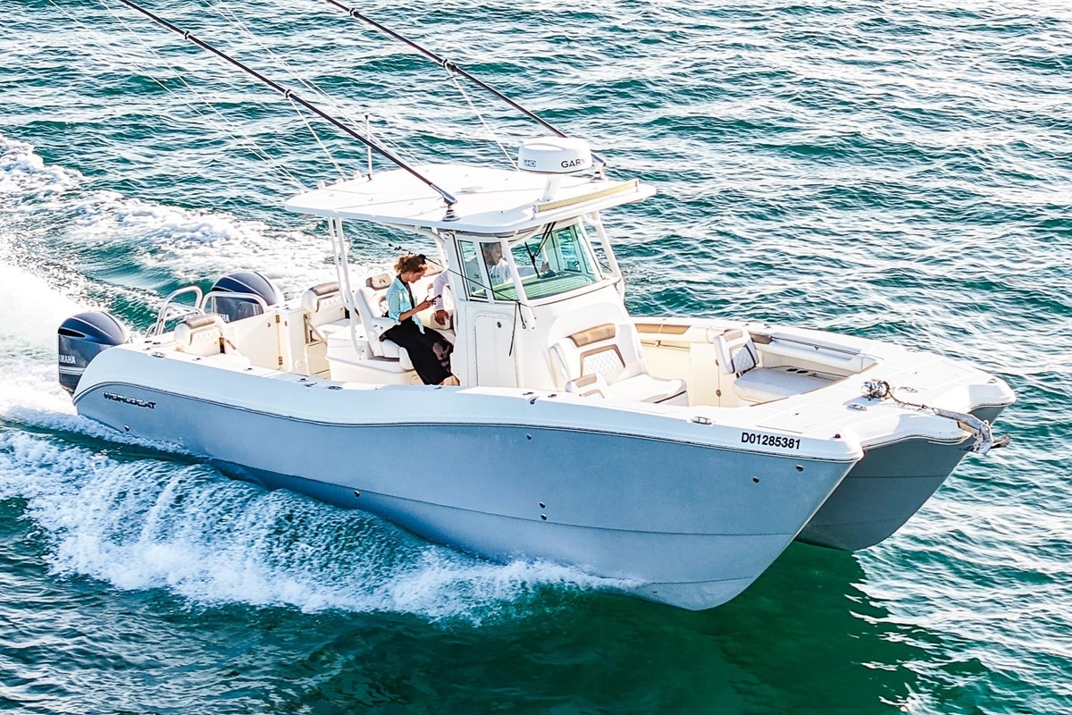 2018 World Cat 320 CC - Sold Boat