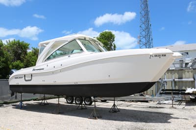 BOATZON | World Cat 320 DC 2016