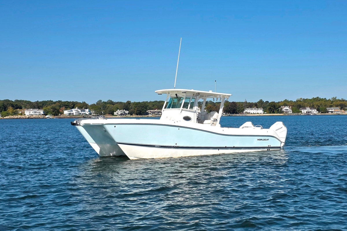2024 World Cat 325 CC - Sold Boat