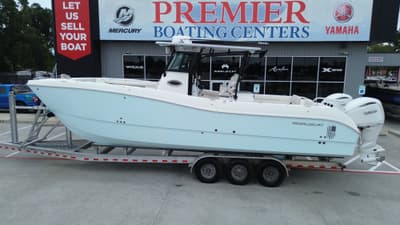 BOATZON | World Cat 325 CC 2025