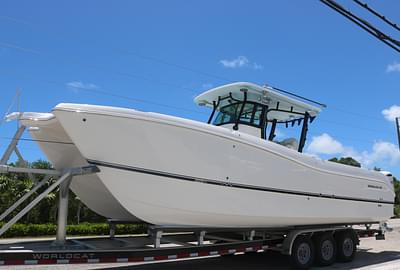BOATZON | World Cat 325 CC 2025