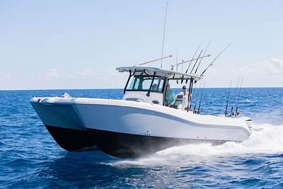 BOATZON | World Cat 325 CC 2026