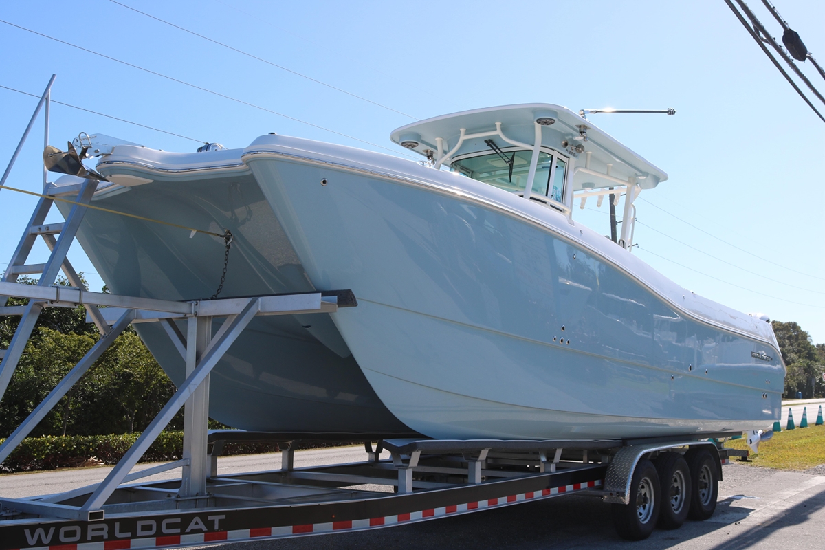 2027 World Cat 325 CC - Sold Boat