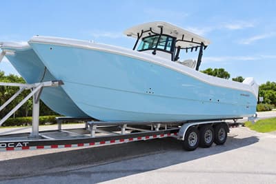 BOATZON | World Cat 325 CC 2027