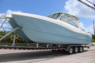 BOATZON | World Cat 325 DC 2026