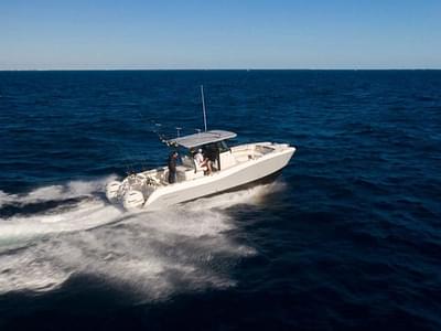 BOATZON | World Cat 325CC 2026