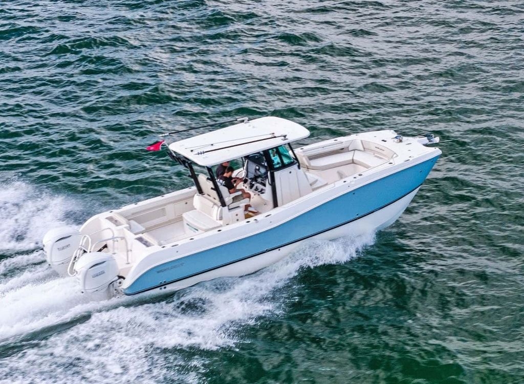 2026 World Cat 325CC - Sold Boat