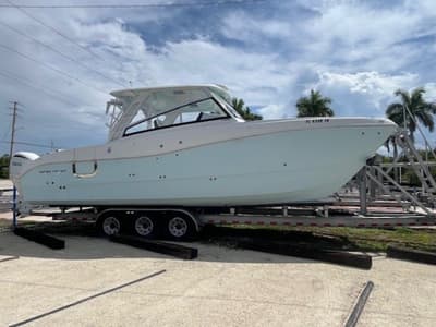 BOATZON | World Cat 325DC 2023