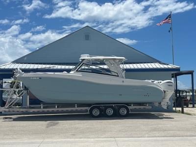 BOATZON | World Cat 325DC 2024