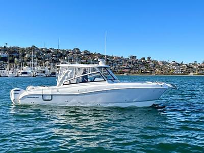 BOATZON | World Cat 325DC 2025