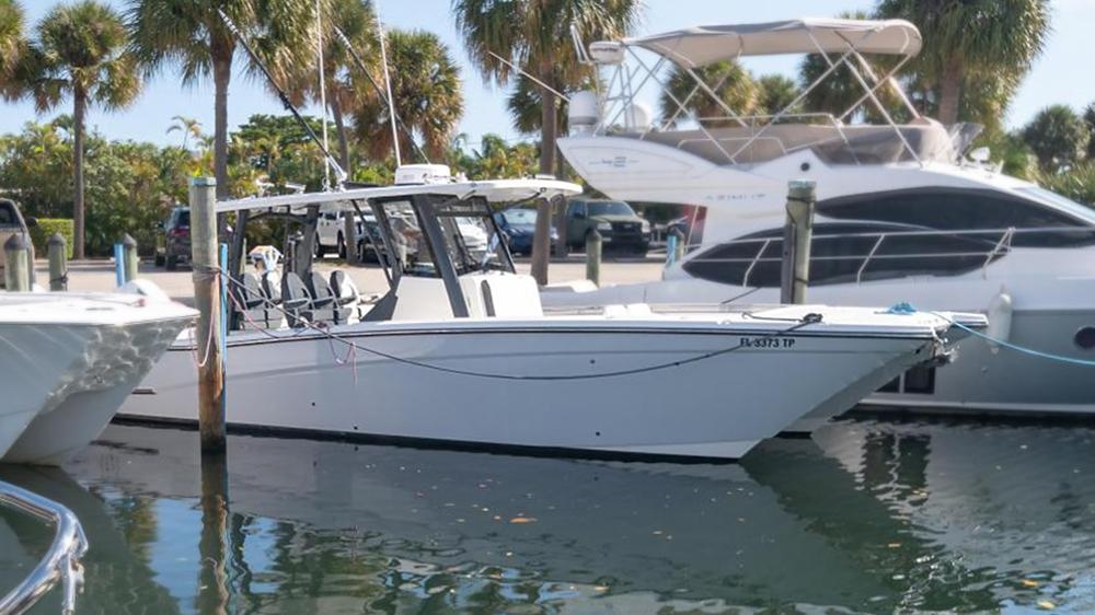 2022 World Cat 400 CCX - Sold Boat