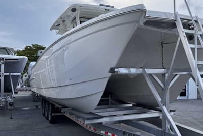 BOATZON | World Cat 400 CCX 2026