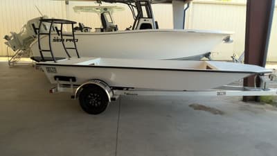 BOATZON | Xplor Boatworks D1660 2027 BOATZON | Xplor Boatworks D1660 2027