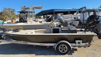 BOATZON | Xplor Boatworks D18 2025 BOATZON | Xplor Boatworks D18 2025