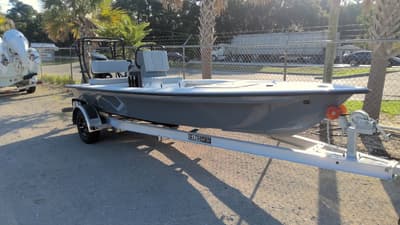 BOATZON | Xplor Boatworks Delta 18 Guide Series 2027